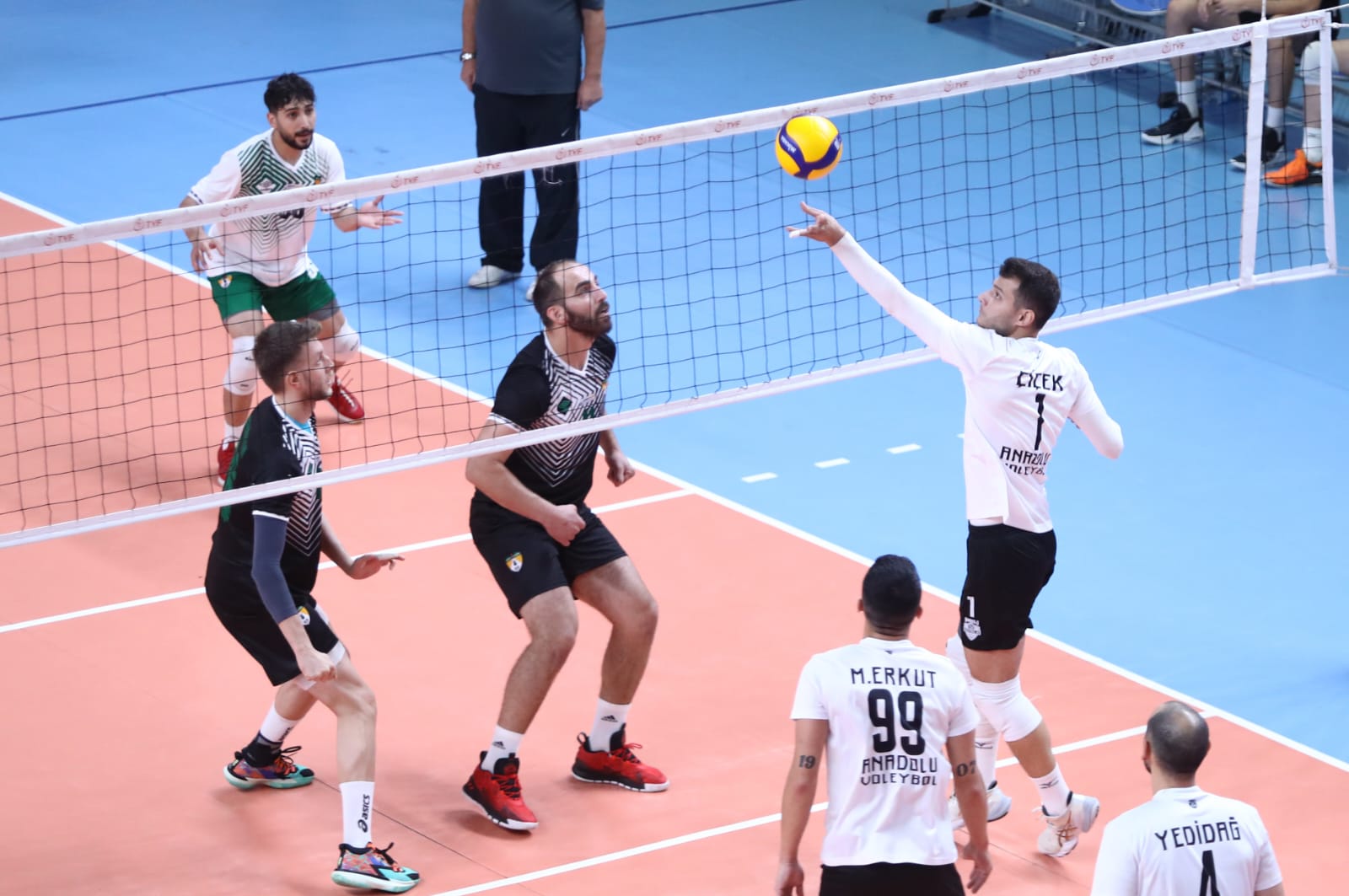 1822d13a-482e-454f-bdd9-a018f086d96e